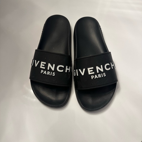 Givency Slides - Picture 1 of 5